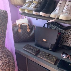 Gently used shoes bags sunglasses